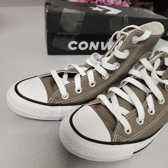 Like New Women's Converse All Star High-Top Sneakers Size 7 - Picture 4 of 10